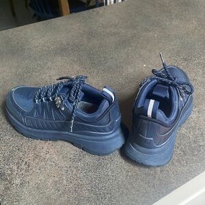 Fitflop blue waterproof walking sneakers. Size 7.  Solid sporty look and grip